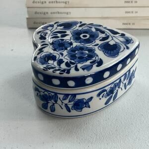 Centrum Trinket Box 4.5" Ceramics Vintage Heart Shaped Blue & White Floral Lid